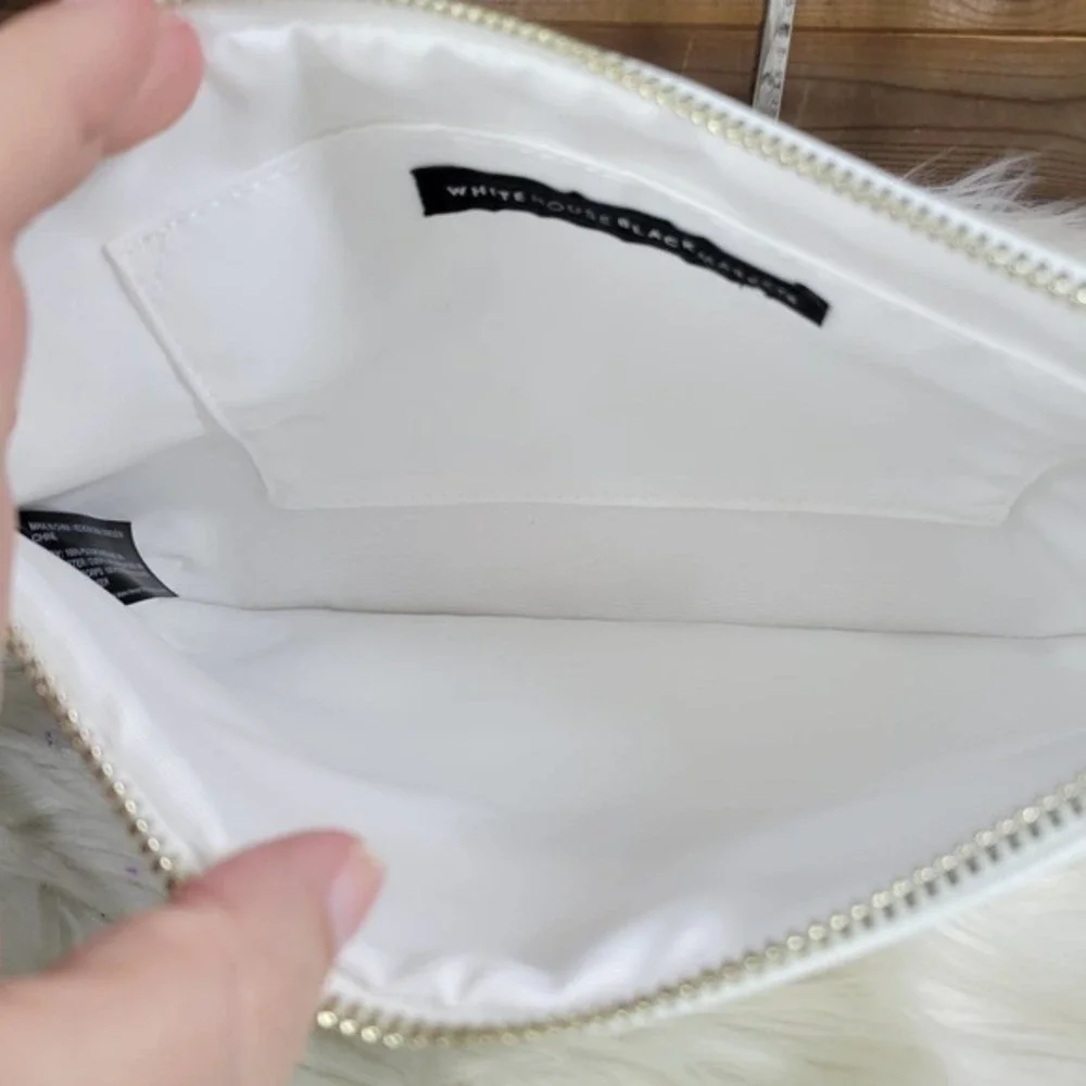 NWT White House Black Market Purple Hydrangea GWP White Clutch